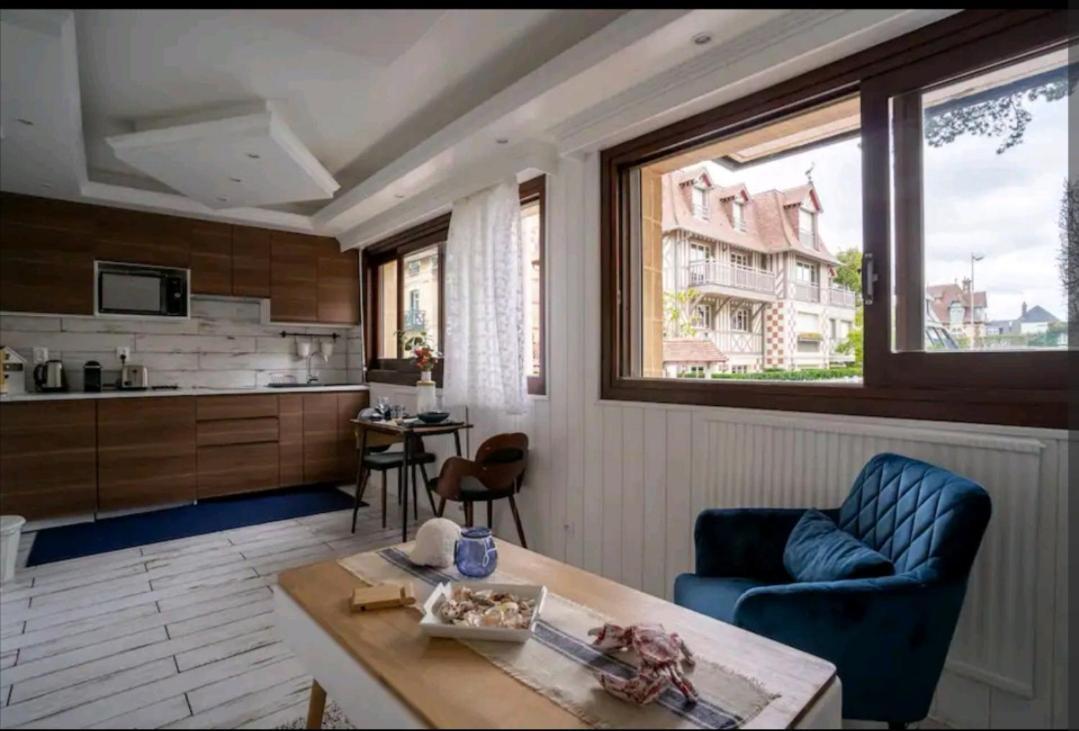 Deauville : Magnifique Studio En Face Du Casino ! Buitenkant foto