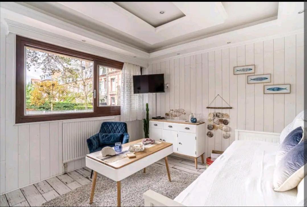 Deauville : Magnifique Studio En Face Du Casino ! Buitenkant foto